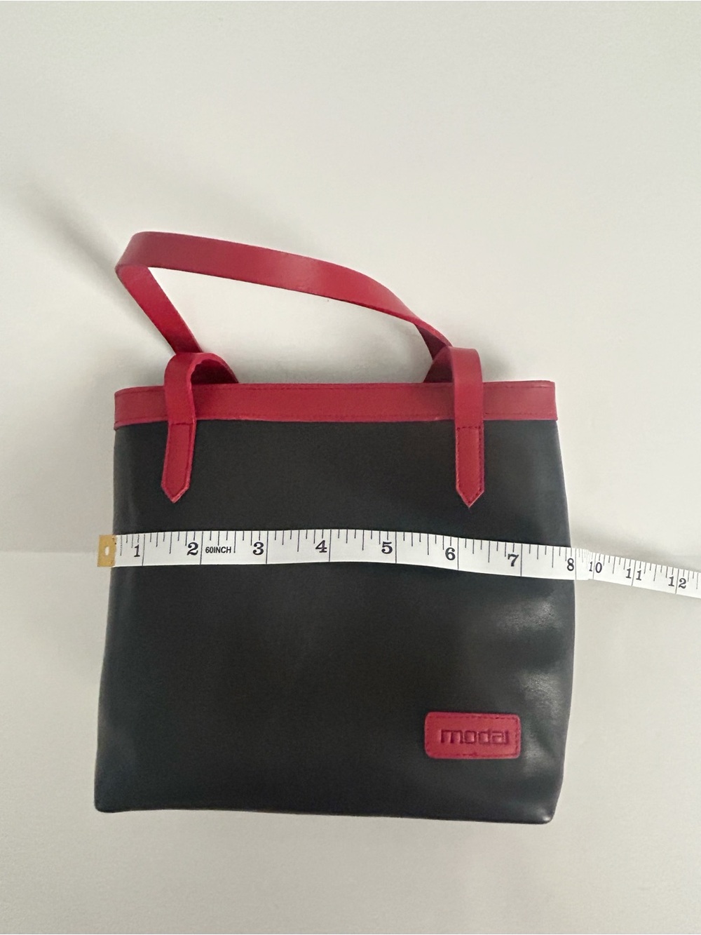 Moda Two-Tone Black and Red Faux Leather Tote - Picture 5 of 6